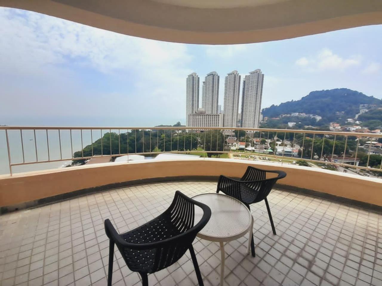 Rainbow Paradise Beachfront Penang Tanjung Bungah  Dış mekan fotoğraf
